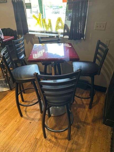 2 Ft. Square Hightop Table With 4 Stools