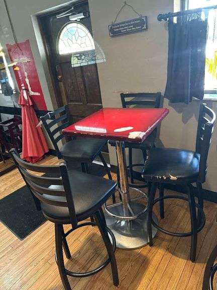 2 Ft. Square Hightop Table With 4 Stools