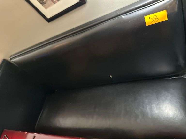 8 Ft.L. Upholstered Booth