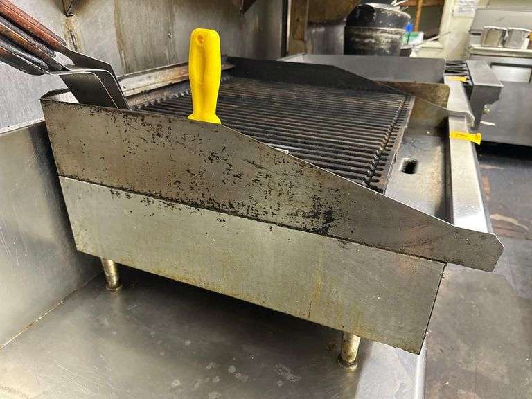 Toastmaster Pro-Series 2 Burner Countertop Grill - Natural Gas