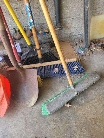 Various Yard Tools