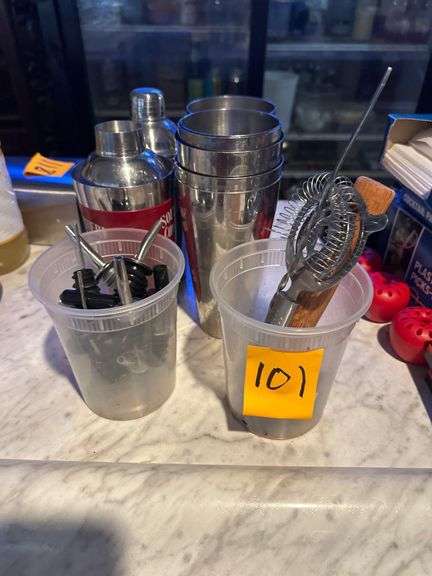 Pour Tops - Drink Mixer Cups