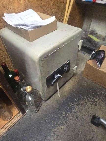 Sentry Safe 21x17x17in