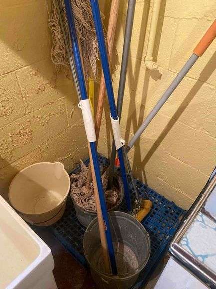 Laundry/ Cleaning Supplies