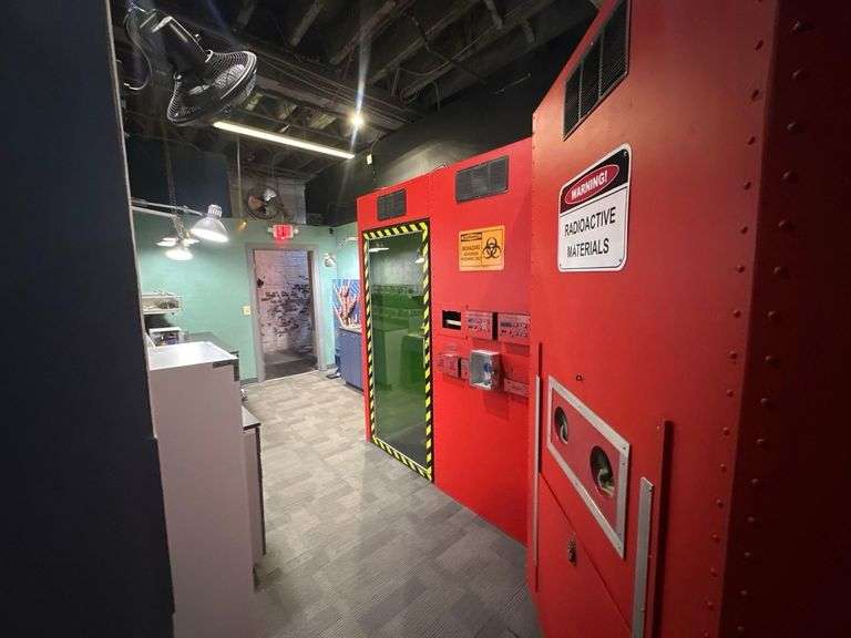 Contents and Partitions of Rat Laboratory Themed Escape Room - *See Pics!*