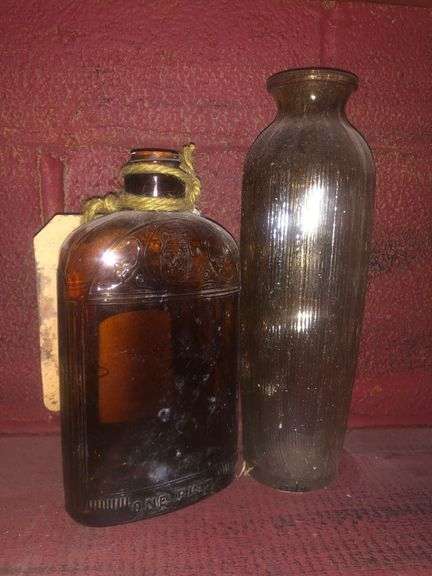 5 Empty Glass Jars, 5 Glass Jars with Sand, Small Metal Box with Latch