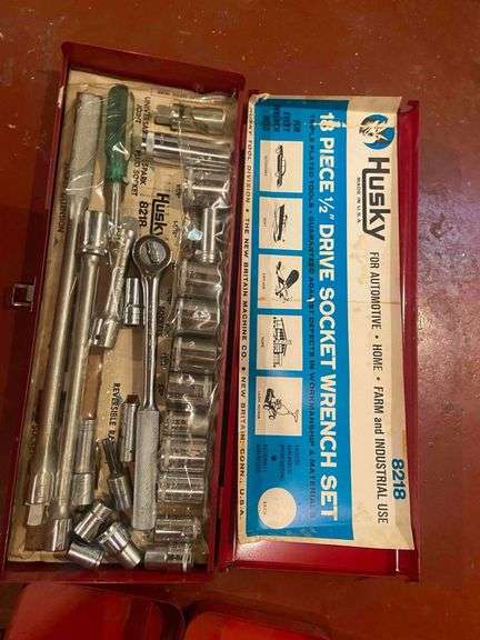 Torque Wrench and Socket Set