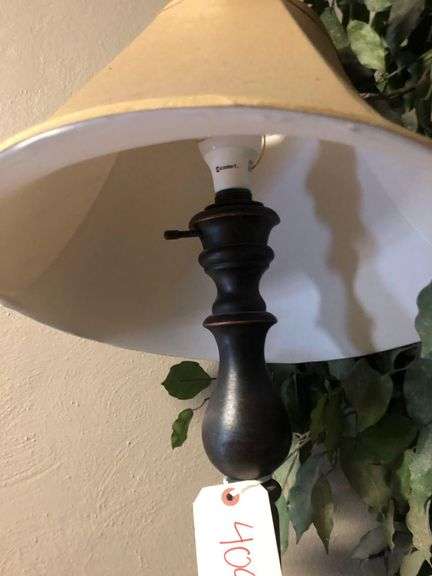6ft Lamp with Lampshade and Light