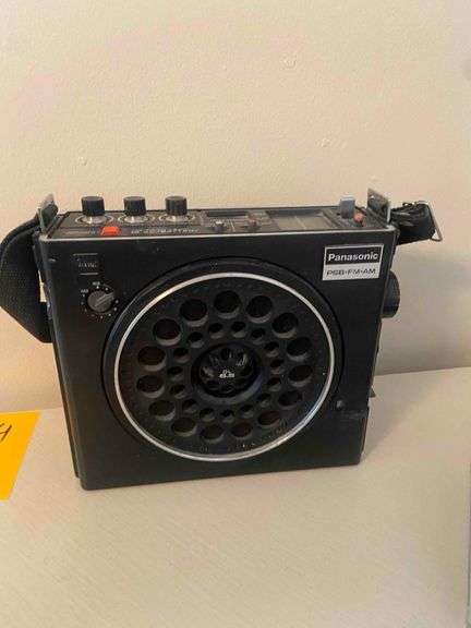 Panasonic 3 Band Radio, Desk Lamp, Clock, Etc.