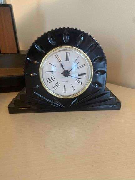 Panasonic 3 Band Radio, Desk Lamp, Clock, Etc.