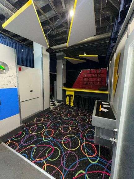 Contents and Partitions of Cosmic Nightclub Themed Escape Room - (2 Separate Rooms) - *See Pics!*