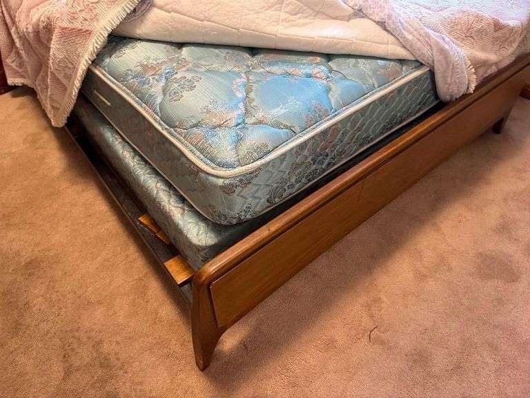 Queen Bed including Headboard/Footboard, Rails, and Matching Mirror