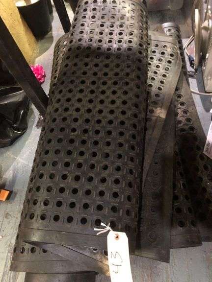 4 Rubber Black Floor Mats