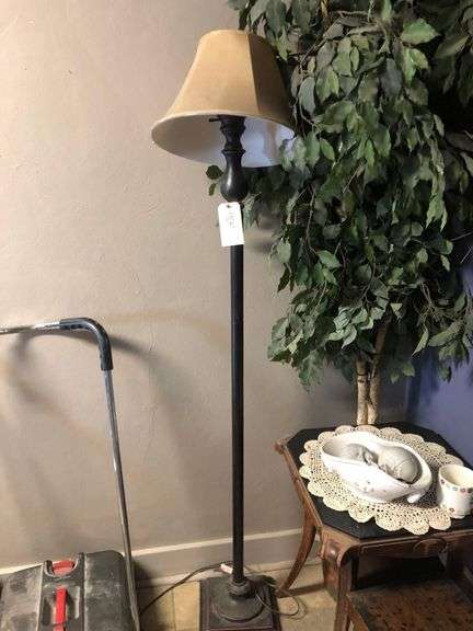 6ft Lamp with Lampshade and Light