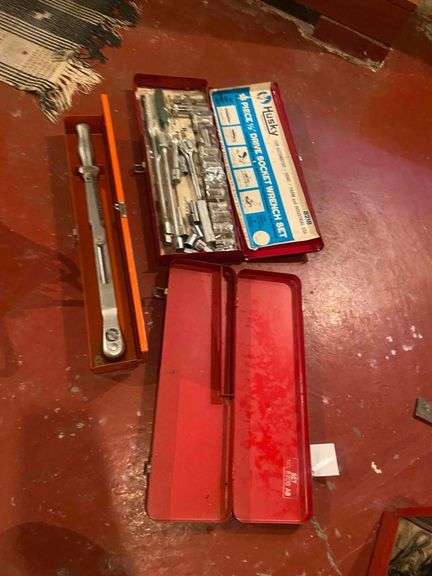 Torque Wrench and Socket Set
