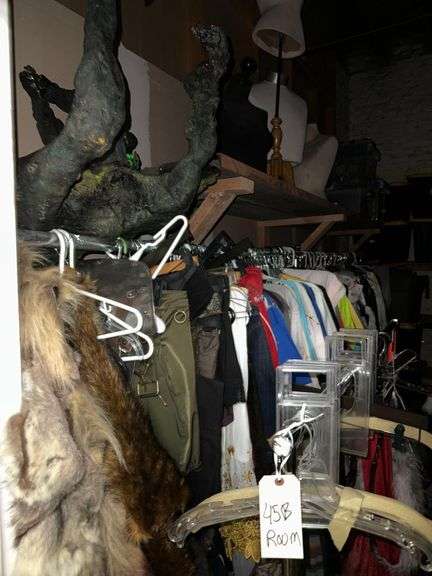 Contents Of Room Includes Coustumes - Props - Halloween Items