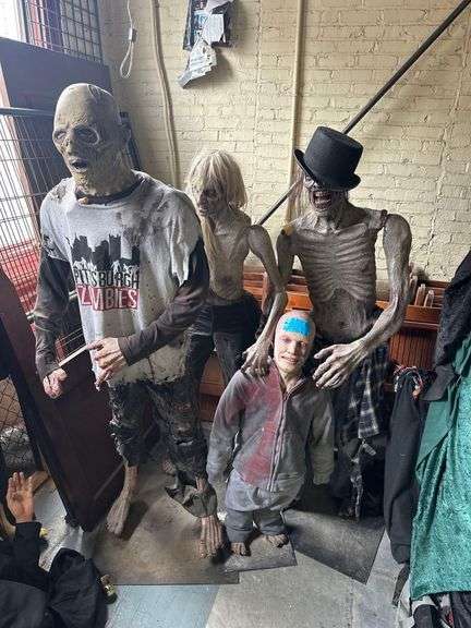 Family of Zombies - 1 Zombie Midget - Tallest Approx. 6ft