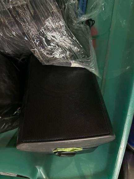 Tote Of Speakers