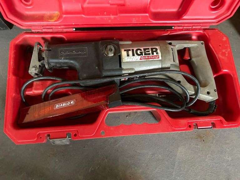 Porter Cable Variable Speed Tiger Saw - Model 737