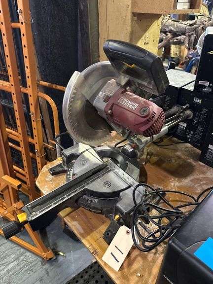 Chicago Electric 10in Compound Miter Saw - Model 61972 - 120V