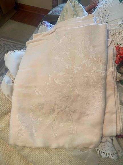 Lot of Linens
