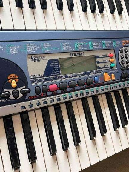 Lot of 5 Electronic Yamaha Keyboards