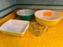 3 Pyrex Pieces and Anchor Measuring Cup