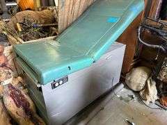 Doctor Exam Chair Approx 26in x 46in