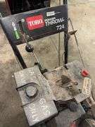 Toro 724 24in Snow Thrower - Model 38072 - Serial No. 8901548