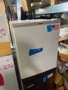 Haier Mini Fridge 19inx20inx25in