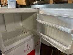 Hotpoint Refrigerator 28inx28inx62in