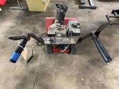 Toro 724 24in Snow Thrower - Model 38072 - Serial No. 8901548