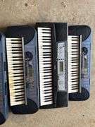 Lot of 5 Electronic Yamaha Keyboards