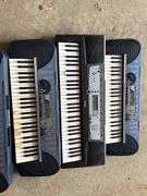 Lot of 5 Electronic Yamaha Keyboards