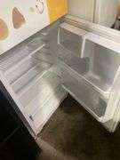 Hotpoint Refrigerator 28inx28inx62in