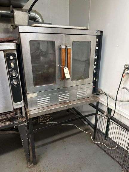 Vulcan Convection Oven - Natural Gas - 40in x 36in x 65in w/ Stand