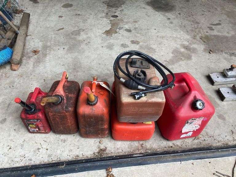6 Plastic Gas Tanks