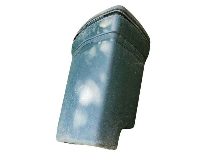 Roughneck Rubbermaid Trash Can (No Wheels) image