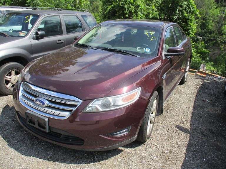 RED, 2011, FORD TAURUS, 1FAHP2EW0BG166431, KEY/RUNS ,LKM 210,940