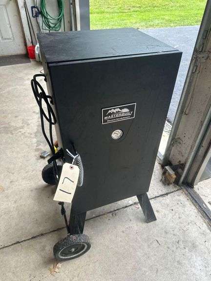 Masterbuilt Electric Smoker - 40in Tall