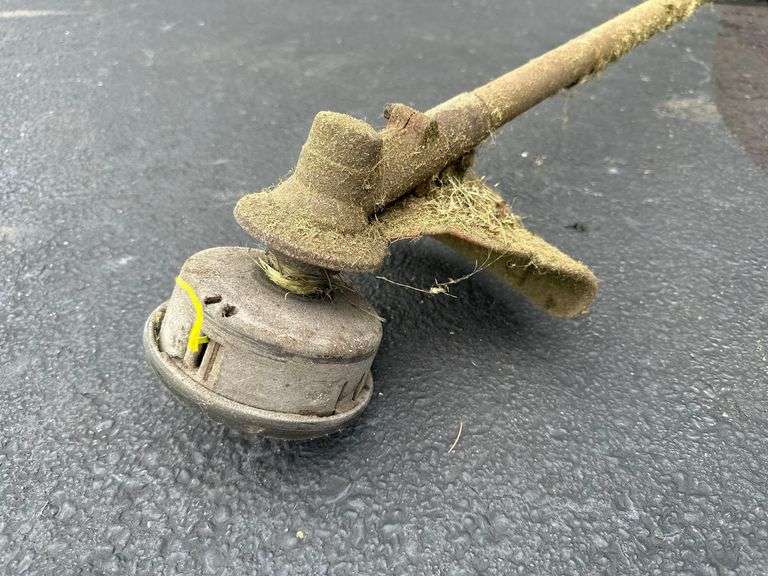 STIHL Weed Trimmer - Model FS81