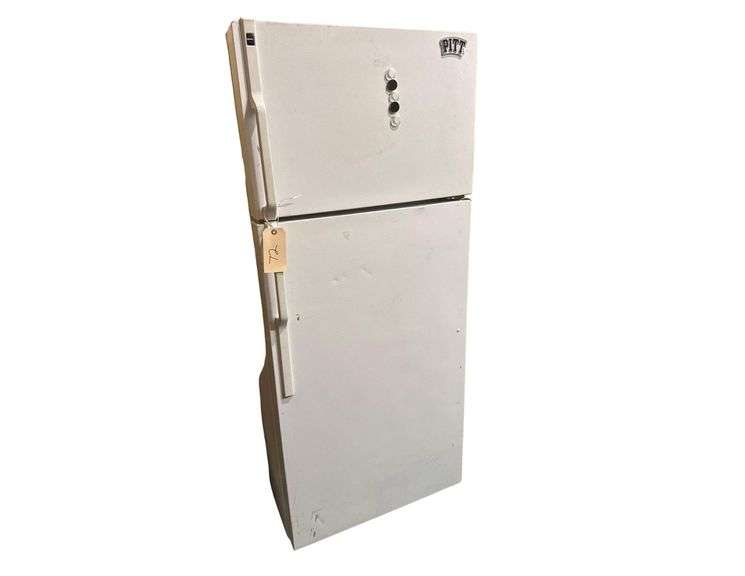 Hot Point Refrigerator 29in x 28in x 67in