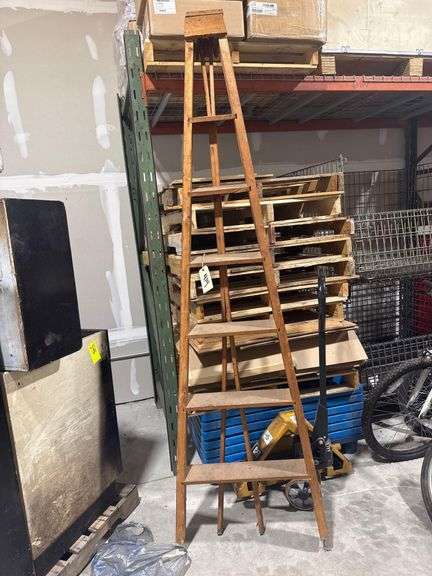8’ Vintage Apple Picking Step Ladder image