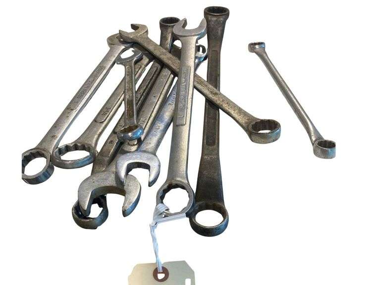 Various Sized Fixed Wrenches image