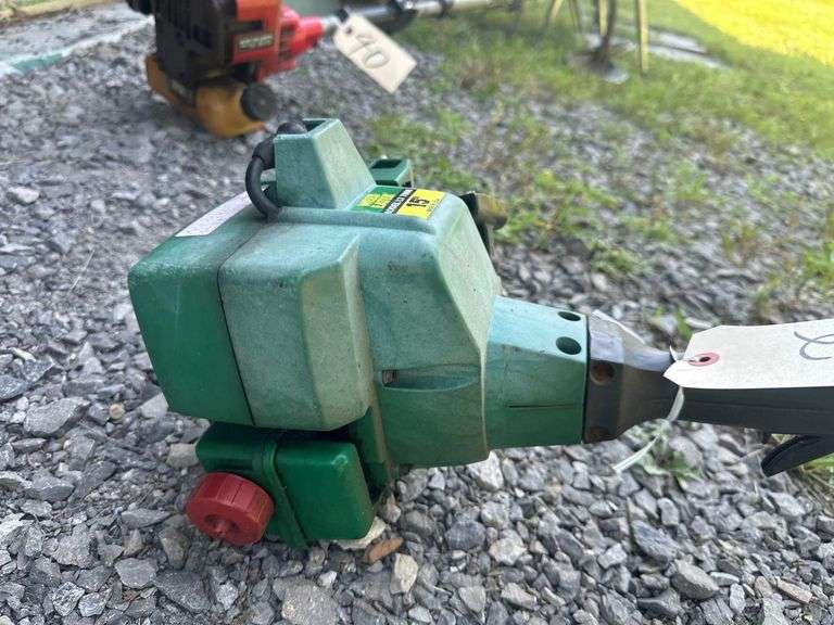 Weed Eater Gas Powered Trimmer - Model LT7000