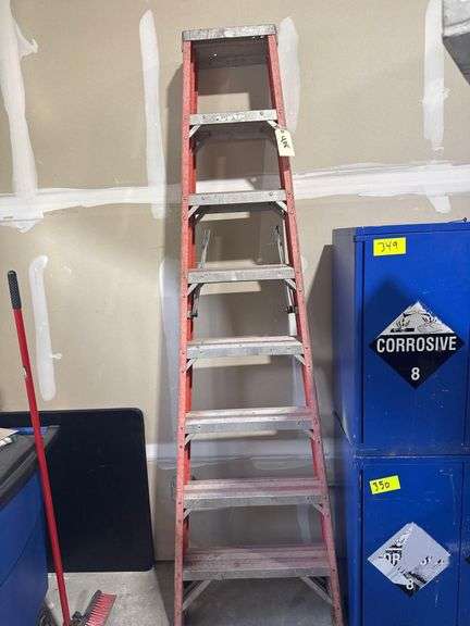 8’ Werner Step Ladder image