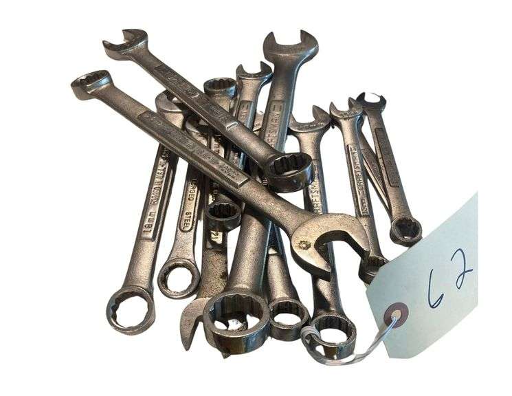 Various Sized Fixed Wrenches image