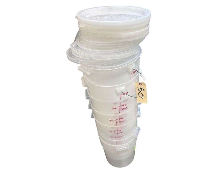 (7) 20 Quart Cambro Buckets