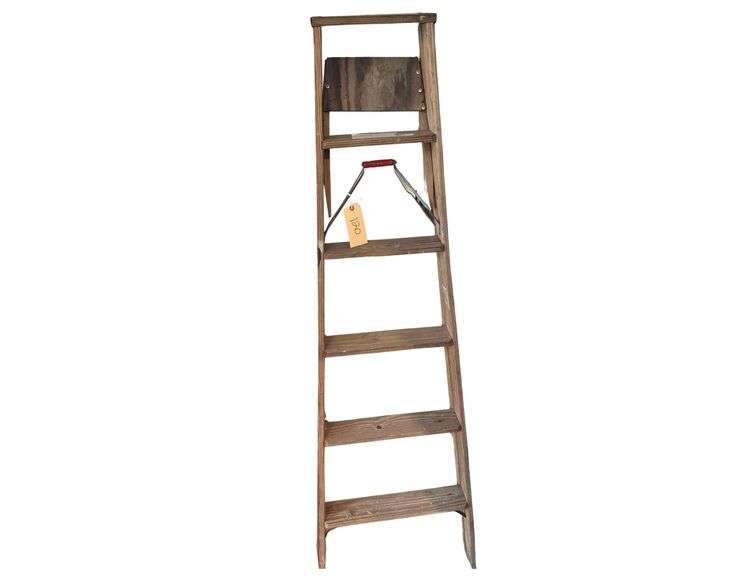 6’ Wooden Step Ladder image
