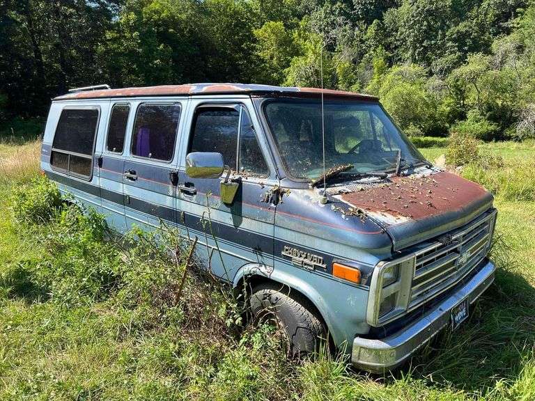 1988 Chevy Van - VIN: 2GBEG25K4J4134686